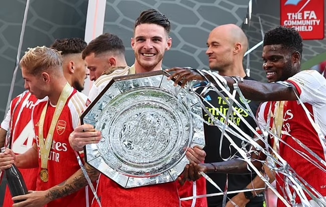 Roy Keane warns Arsenal that their Community Shield win over Man City will have