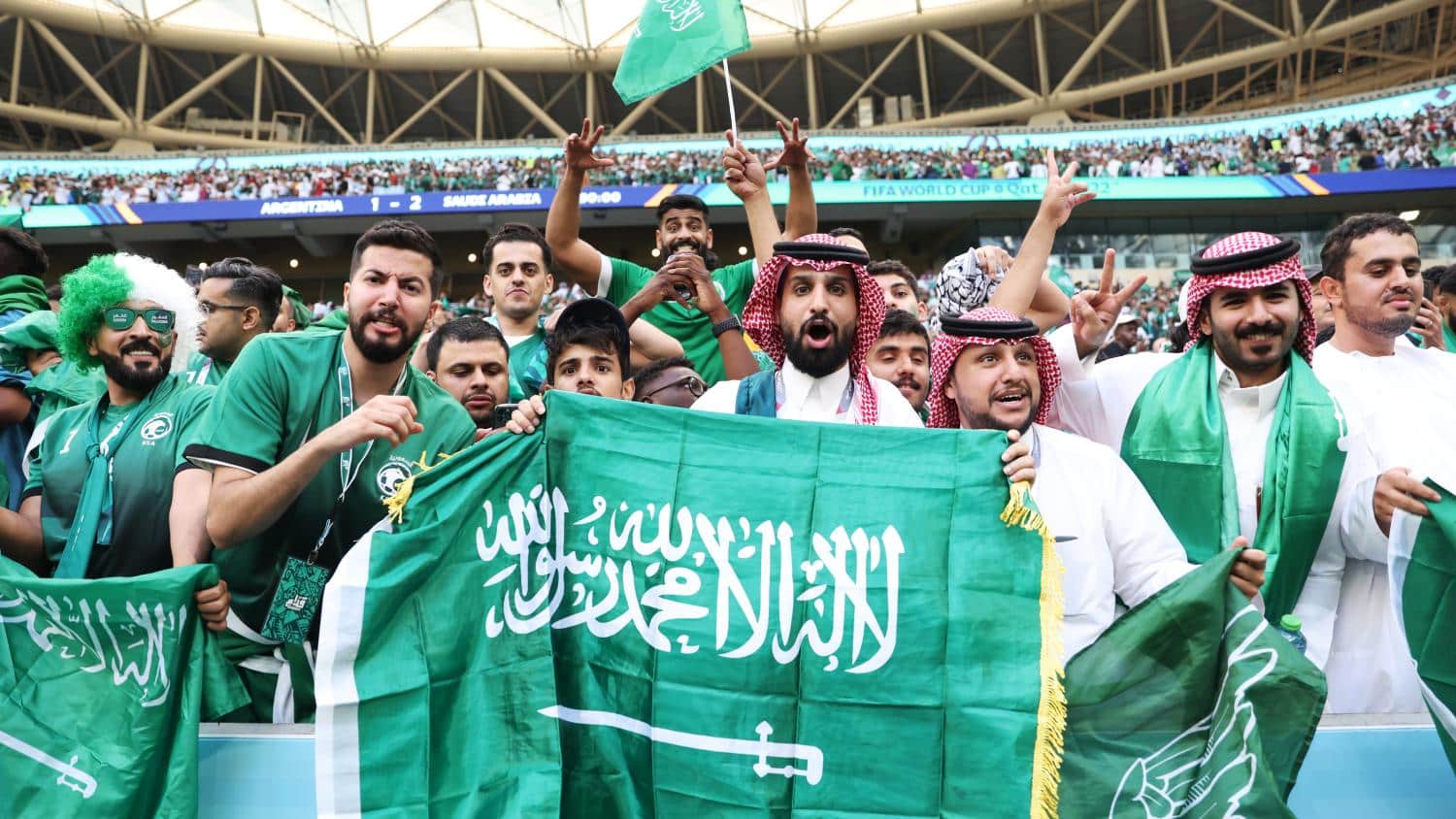 CĐV Arab Saudi tại World Cup 2022 - nơi đội tuyển của họ đánh bại Argentina ở vòng bảng. Ảnh: AP