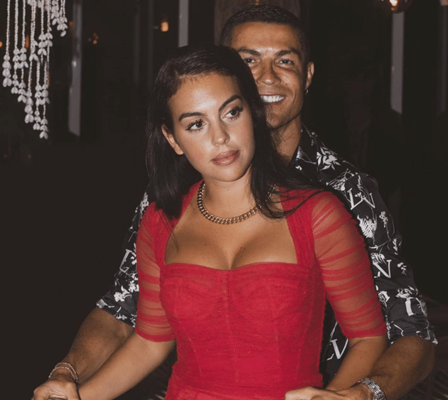 Georgina Rodriguez looks sensational in one-piece leaving little to imagination on her and Cristiano Ronaldo’s yacht - Bóng Đá