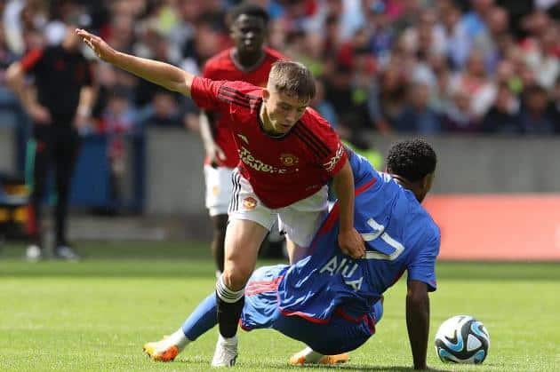 ‘Similarities to Martinez’: 18-year-old Manchester United talent hailed after pre-season performance - Bóng Đá