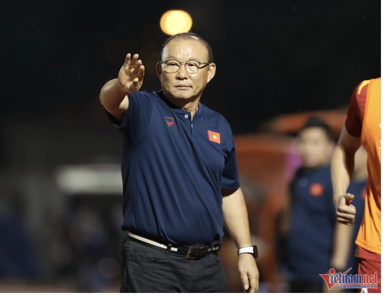 Quang Hải về đá AFF Cup 2022: Khi thầy Park nói và làm khác - Bóng Đá