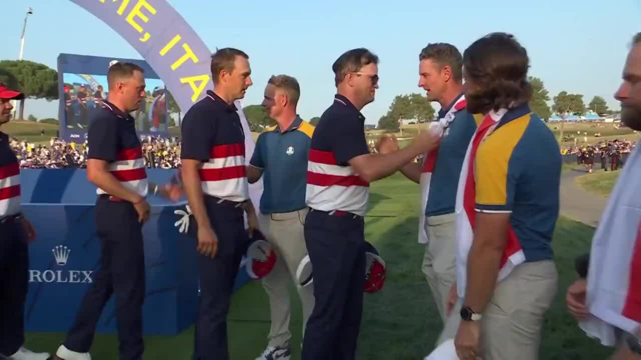 Tuyển Mỹ chúc mừng tuyển châu Âu vô địch Ryder Cup
