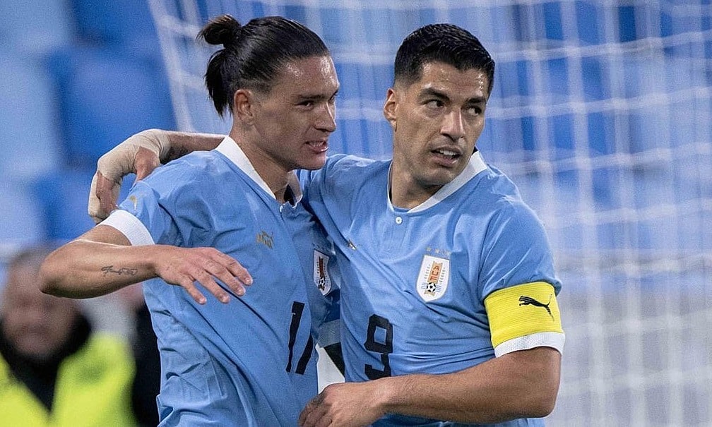 Bộ đôi tiền đạo Nunez (trái), Suarez (phải) của tuyển Uruguay. Ảnh: AFP
